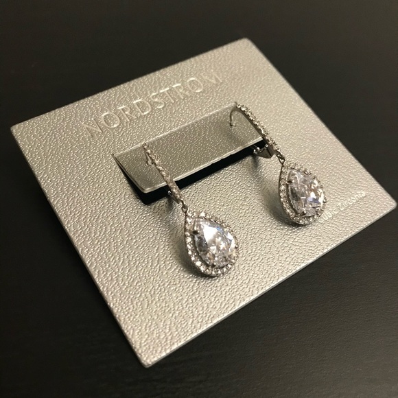 NWT Nordstrom crystal drop earrings - Picture 3 of 8